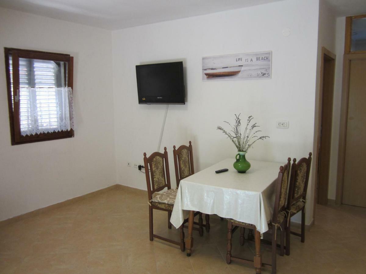 Apartmani Lina Drvenik Veliki Zewnętrze zdjęcie
