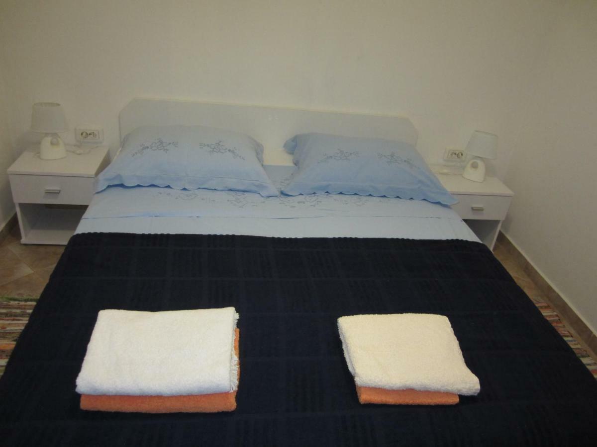 Apartmani Lina Drvenik Veliki Zewnętrze zdjęcie